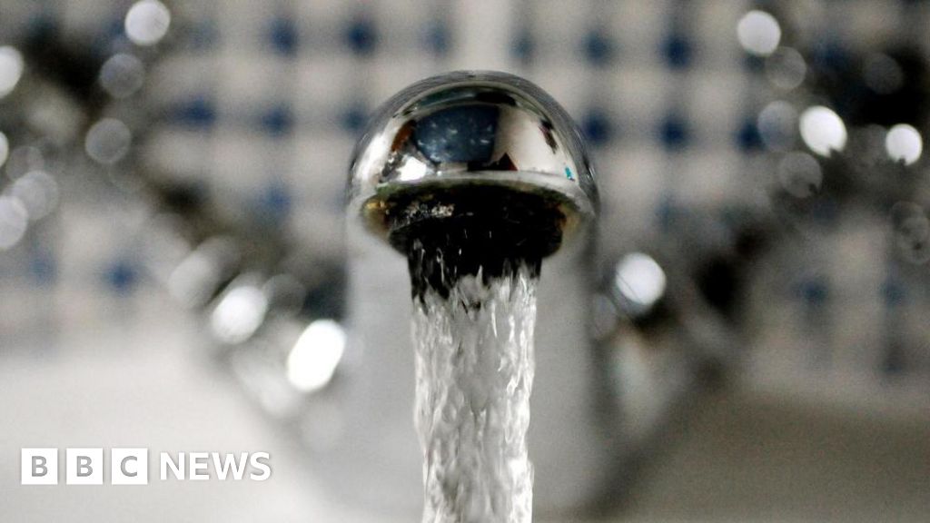 England’s Water Utilities Receive Record Low Rating for Pollution Issues – Mirror Brief